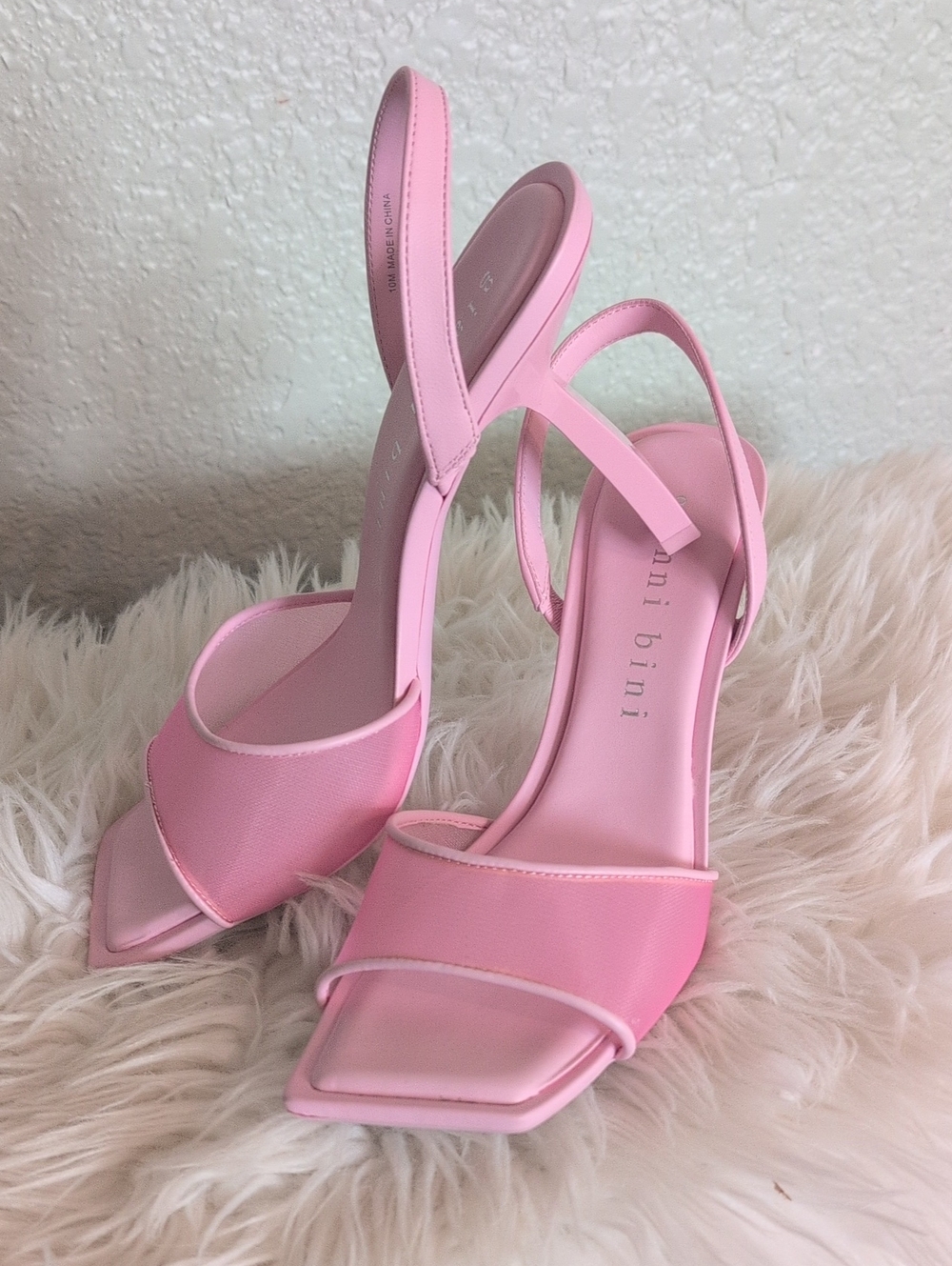 Gianni Bini Soft Pink Slingback Block Heels - Picture 2 of 9